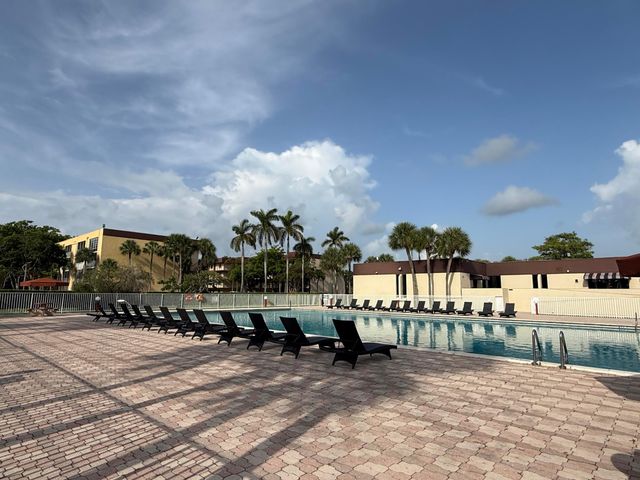 3161 NW 47th Terrace 311, Lauderdale Lakes, FL 33319