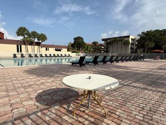 3161 NW 47th Terrace 311, Lauderdale Lakes, FL 33319