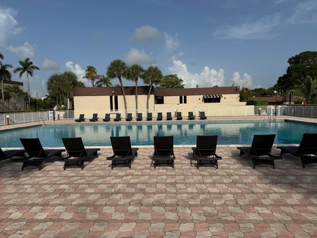 3161 NW 47th Terrace 311, Lauderdale Lakes, FL 33319