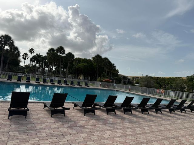 3161 NW 47th Terrace 311, Lauderdale Lakes, FL 33319