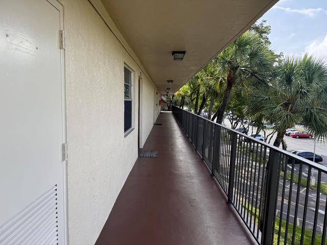 3161 NW 47th Terrace 311, Lauderdale Lakes, FL 33319
