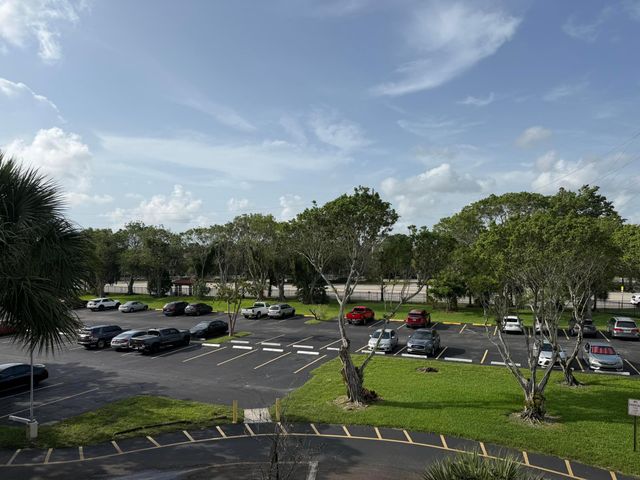 3161 NW 47th Terrace 311, Lauderdale Lakes, FL 33319