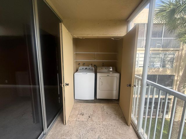 3161 NW 47th Terrace 311, Lauderdale Lakes, FL 33319