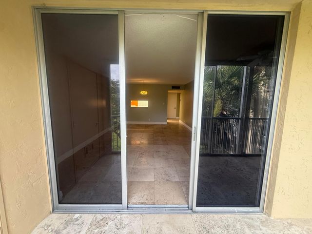 3161 NW 47th Terrace 311, Lauderdale Lakes, FL 33319