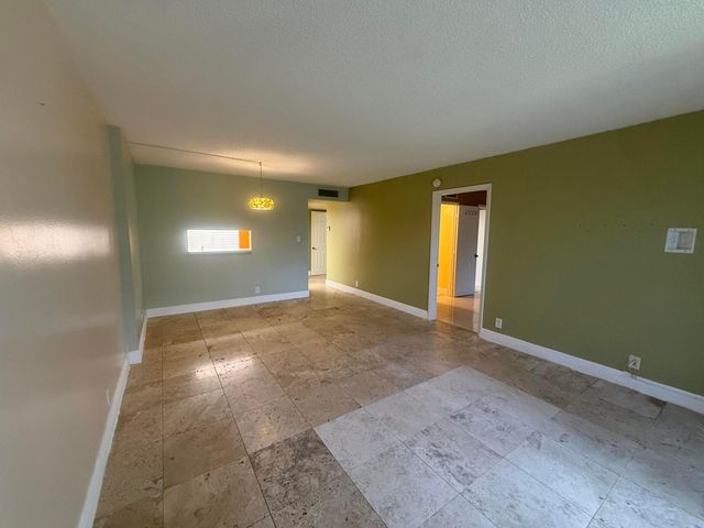 3161 NW 47th Terrace 311, Lauderdale Lakes, FL 33319