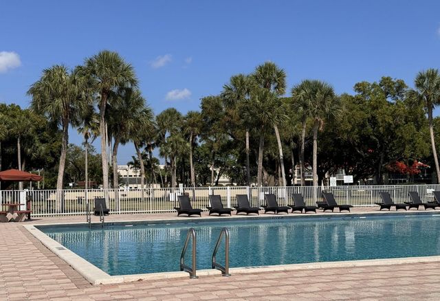 3161 NW 47th Terrace 311, Lauderdale Lakes, FL 33319