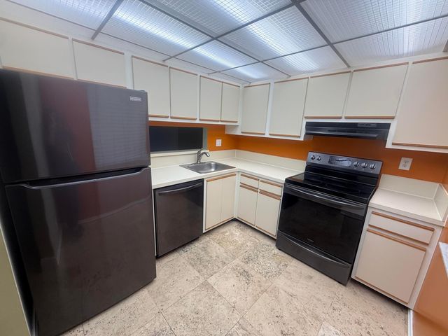 3161 NW 47th Terrace 311, Lauderdale Lakes, FL 33319