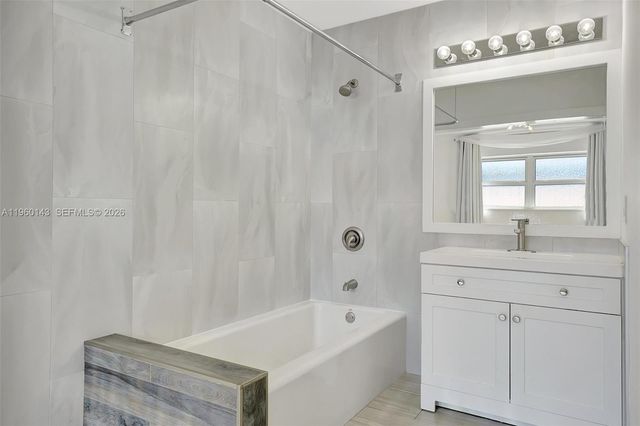 701 NE 8th St, Pompano Beach, FL 33060