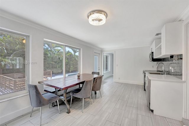 701 NE 8th St, Pompano Beach, FL 33060