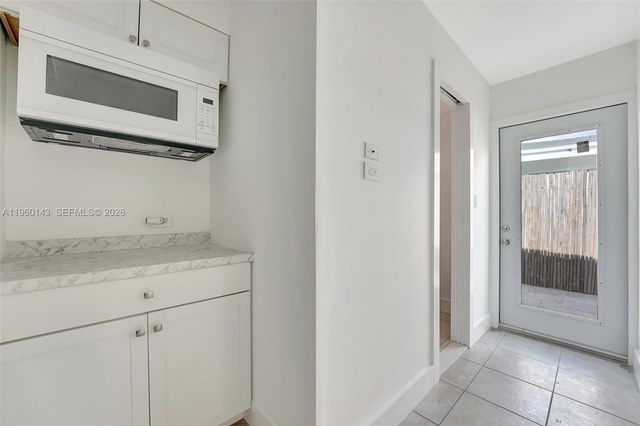 701 NE 8th St, Pompano Beach, FL 33060