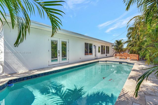 701 NE 8th St, Pompano Beach, FL 33060