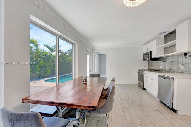 701 NE 8th St, Pompano Beach, FL 33060