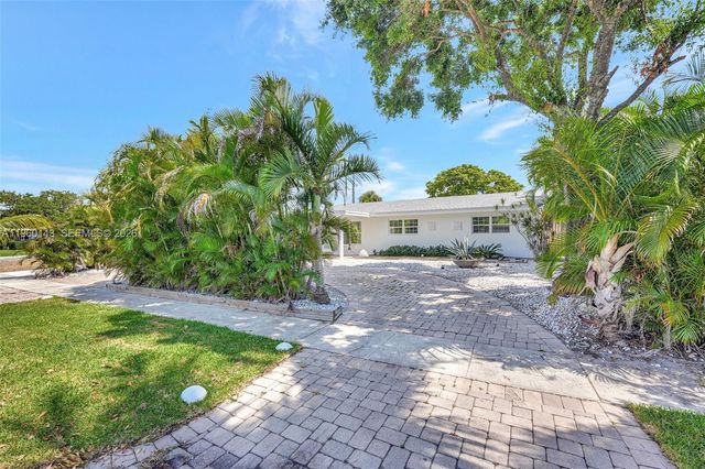 701 NE 8th St, Pompano Beach, FL 33060