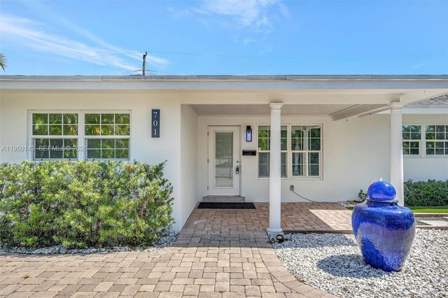 701 NE 8th St, Pompano Beach, FL 33060