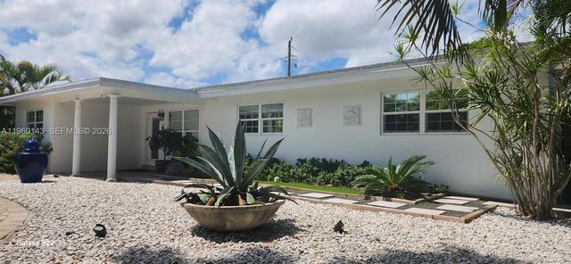 701 NE 8th St, Pompano Beach, FL 33060