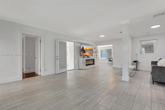 701 NE 8th St, Pompano Beach, FL 33060