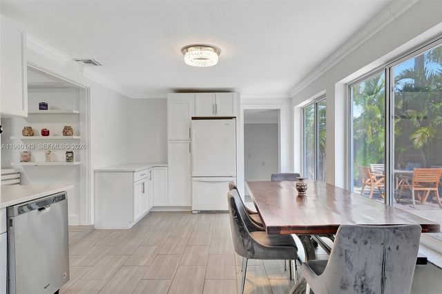 701 NE 8th St, Pompano Beach, FL 33060