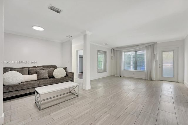 701 NE 8th St, Pompano Beach, FL 33060