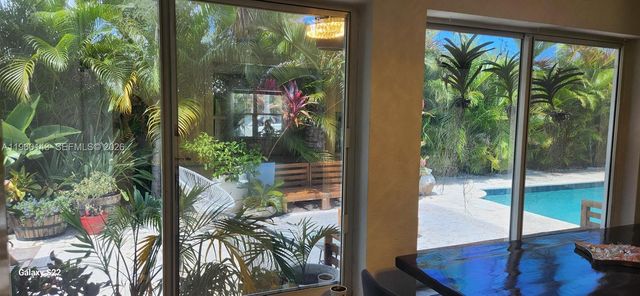 701 NE 8th St, Pompano Beach, FL 33060