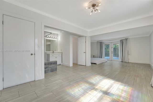 701 NE 8th St, Pompano Beach, FL 33060