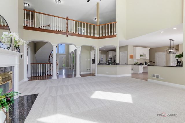1 Enclave Way, Hawthorn Woods, IL 60047