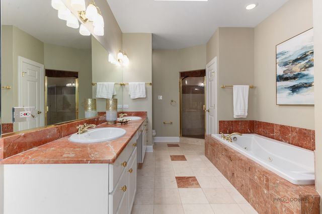 1 Enclave Way, Hawthorn Woods, IL 60047