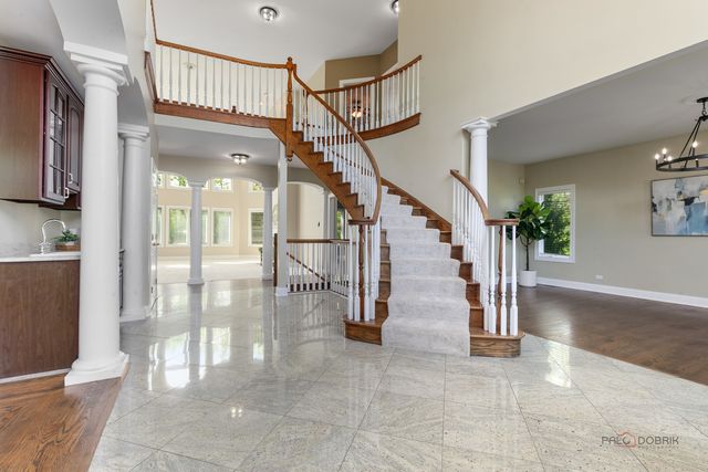 1 Enclave Way, Hawthorn Woods, IL 60047