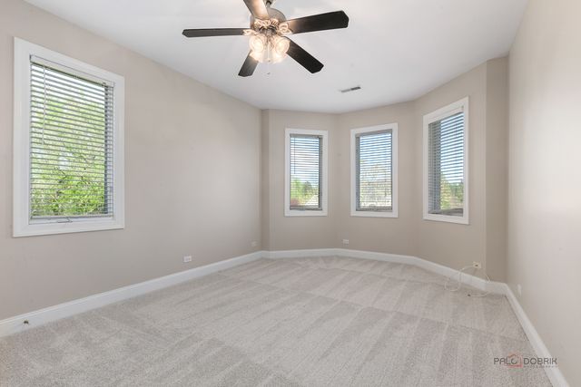 1 Enclave Way, Hawthorn Woods, IL 60047
