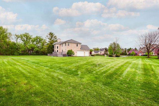 1 Enclave Way, Hawthorn Woods, IL 60047