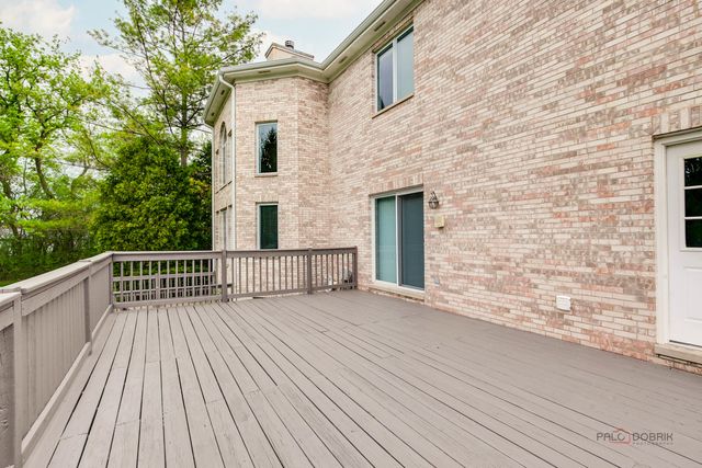 1 Enclave Way, Hawthorn Woods, IL 60047