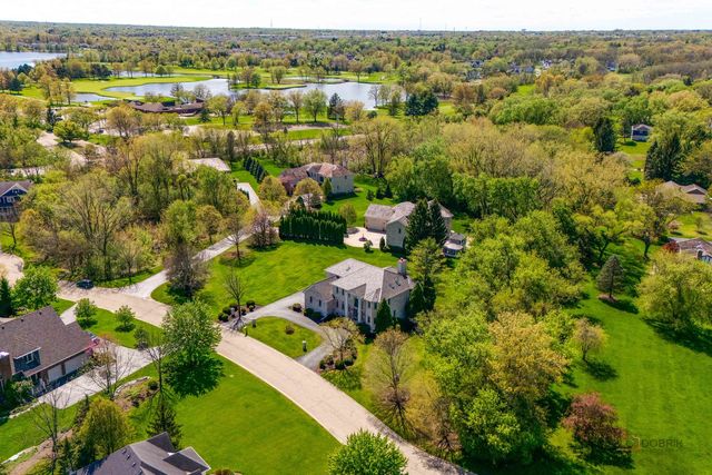 1 Enclave Way, Hawthorn Woods, IL 60047