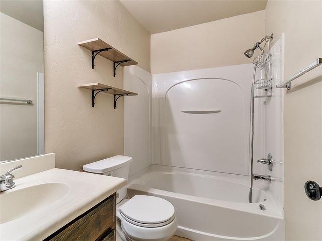 2709 Fawn Lily Road, Oklahoma City, OK 73128