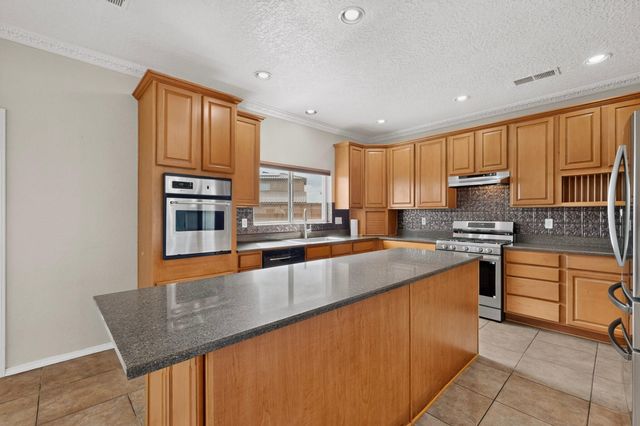 7240 N Tree Line Avenue NW, Albuquerque, NM 87114