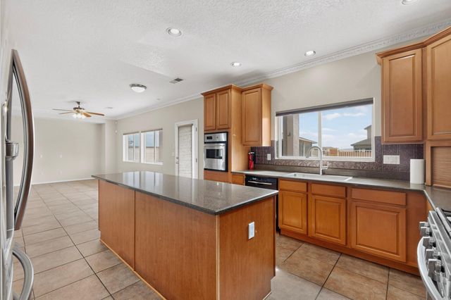 7240 N Tree Line Avenue NW, Albuquerque, NM 87114