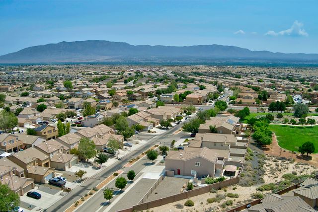 7240 N Tree Line Avenue NW, Albuquerque, NM 87114