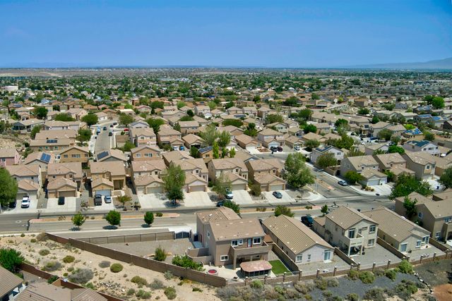 7240 N Tree Line Avenue NW, Albuquerque, NM 87114