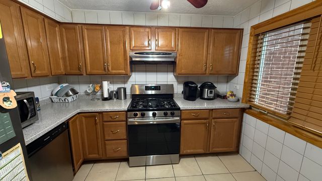 4847 Enfield Avenue C, Skokie, IL 60077
