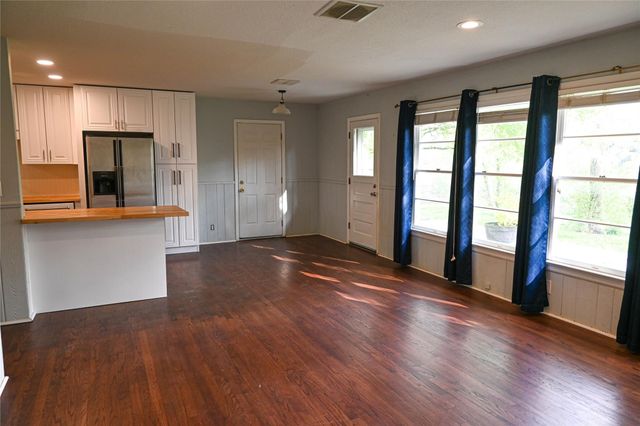 5133 Malinda Lane N, Fort Worth, TX 76112