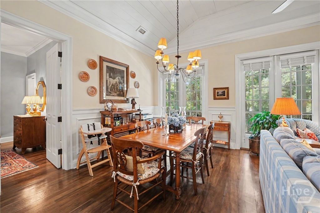 Image 12 of property listing at 466 Belted Kingfisher Lane, Richmond Hill, GA 31324