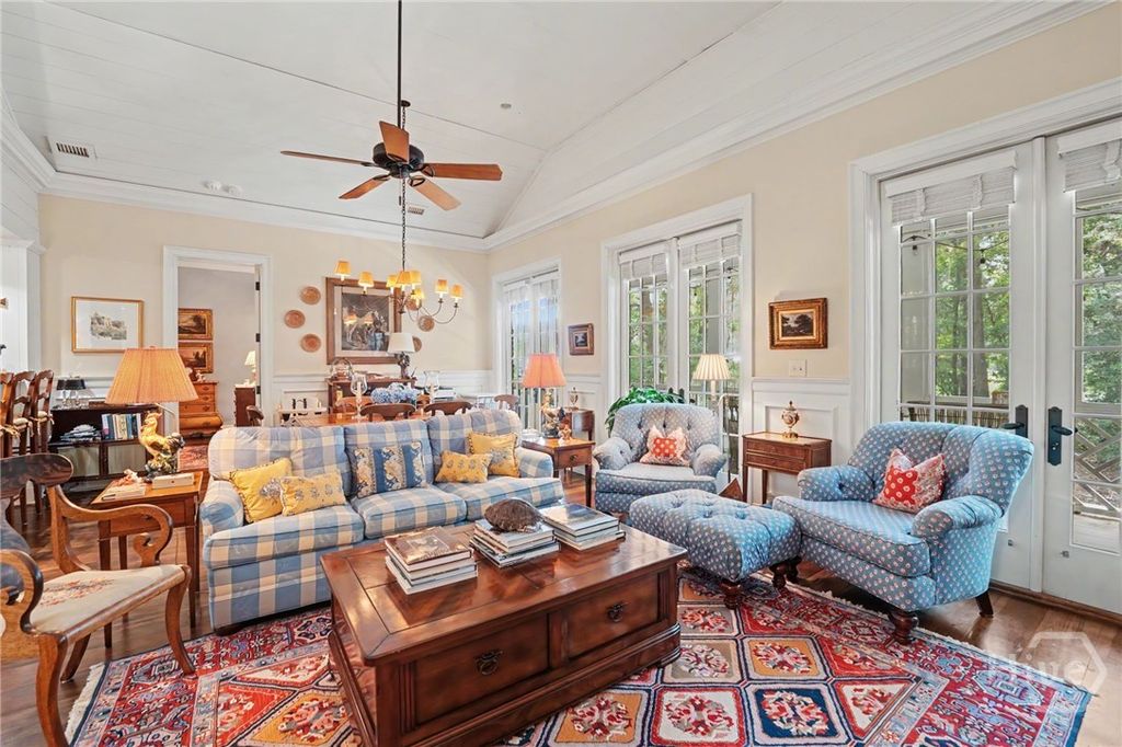 Image 15 of property listing at 466 Belted Kingfisher Lane, Richmond Hill, GA 31324