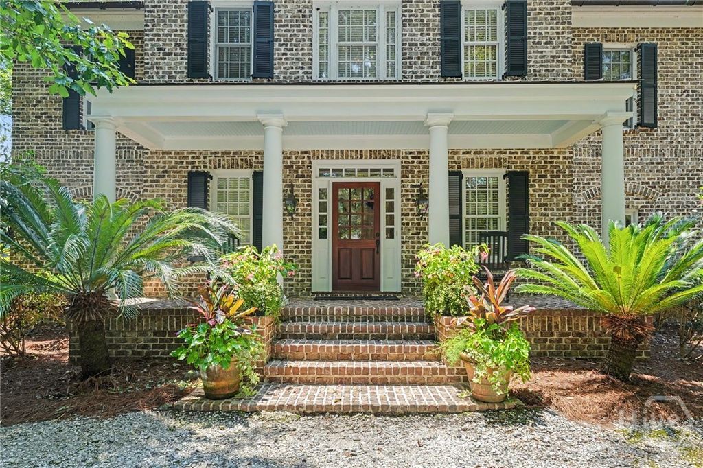 Image 2 of property listing at 466 Belted Kingfisher Lane, Richmond Hill, GA 31324