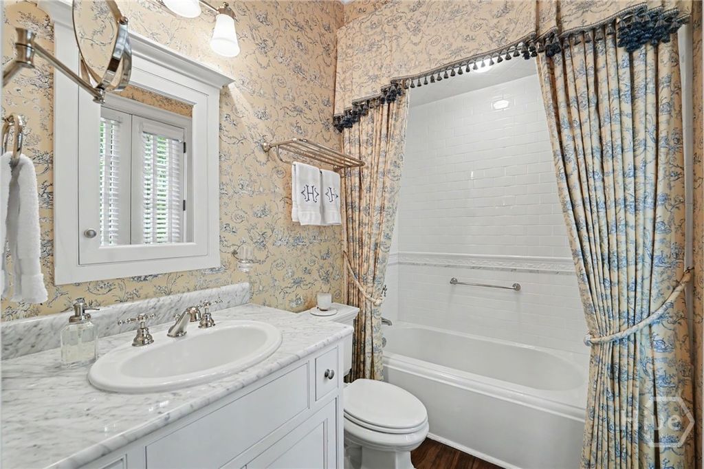 Image 21 of property listing at 466 Belted Kingfisher Lane, Richmond Hill, GA 31324