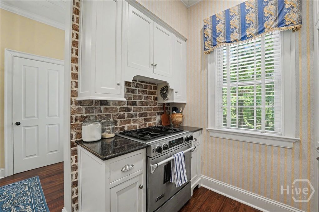 Image 8 of property listing at 466 Belted Kingfisher Lane, Richmond Hill, GA 31324