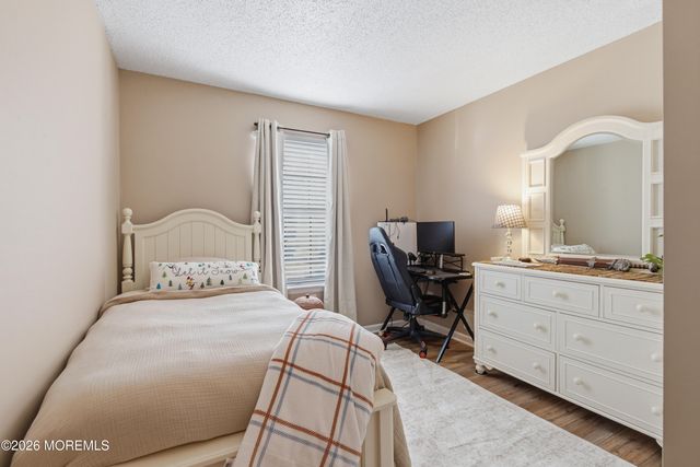 400 Daisy Court, Jackson, NJ 08527