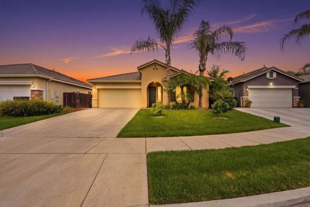 1428 N Leila Street, Visalia, CA 93291