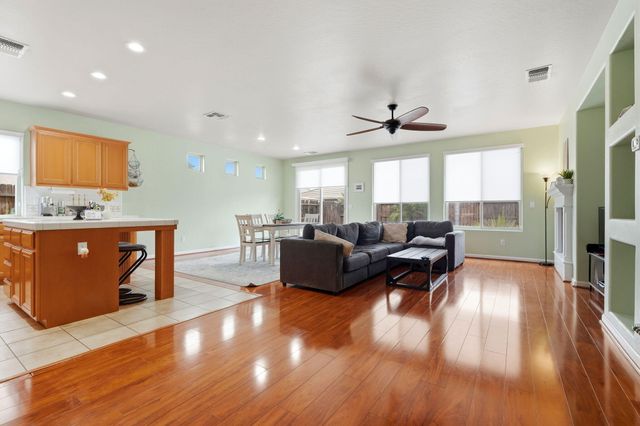 1428 N Leila Street, Visalia, CA 93291