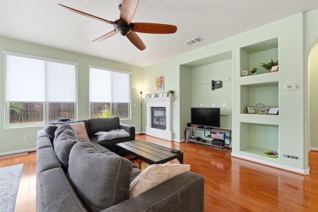 1428 N Leila Street, Visalia, CA 93291