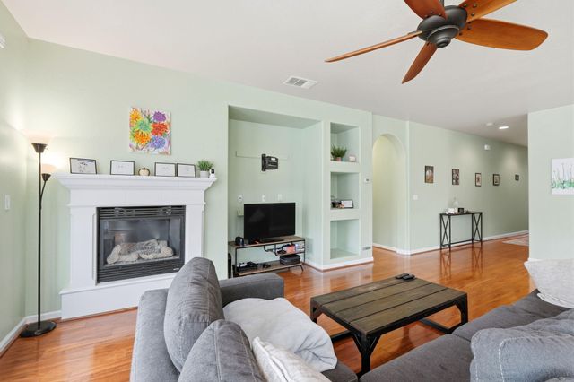 1428 N Leila Street, Visalia, CA 93291