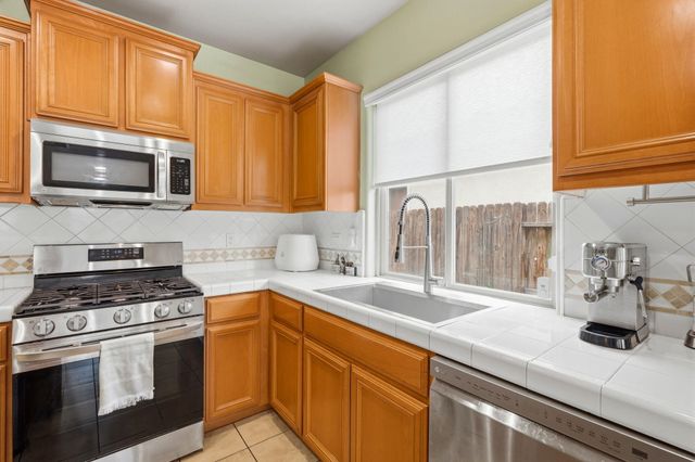 1428 N Leila Street, Visalia, CA 93291