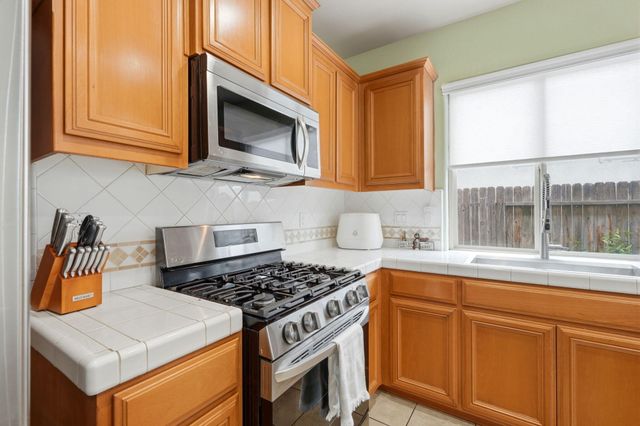 1428 N Leila Street, Visalia, CA 93291